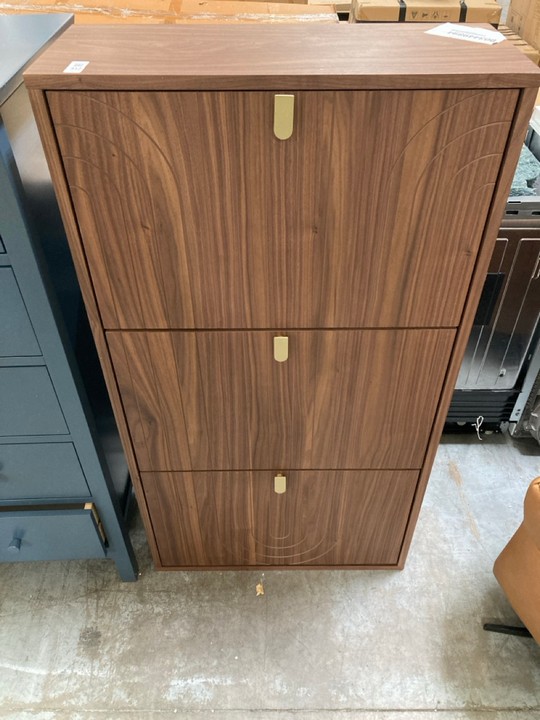 Lot 312  
            Marchington SR10 - Delivery or Collection 

                
JOHN LEWIS & PARTNERS HARVARD TALL SHOE STORAGE ORIGINAL RRP: £398: LOCATION - A6