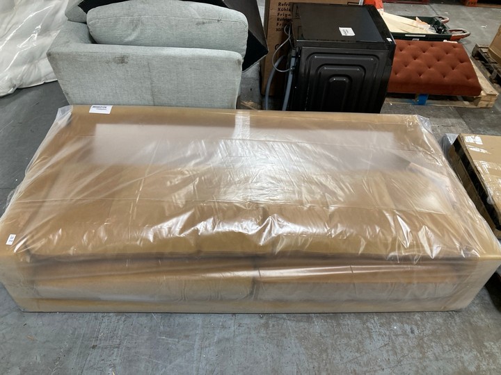 Lot 314  
            Marchington SR10 - Delivery or Collection 

                
JOHN LEWIS & PARTNERS BARBICAN GRAND SOFA ORIGINAL RRP: £1798: LOCATION - A7