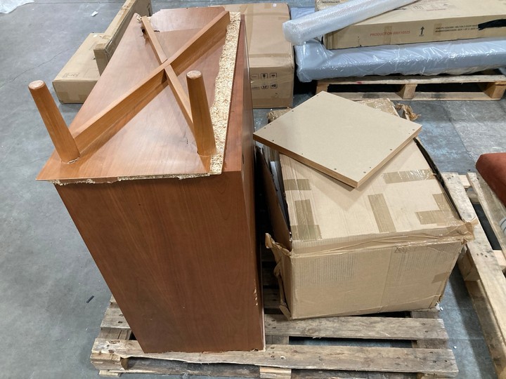 Lot 319  
            Marchington SR10 - Delivery or Collection 

                
PALLET OF ASSORTED JOHN LEWIS & PARTNERS FURNITURE COMPONENTS: LOCATION - A8 (KER... - Image 3