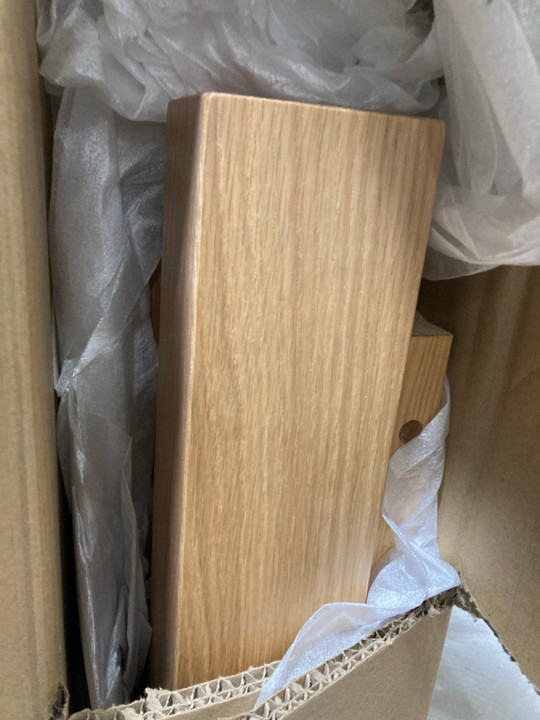 Lot 322  
            Marchington SR10 - Delivery or Collection 

                
JOHN LEWIS & PARTNERS BOW PLATFORM DOUBLE BED - ORIGINAL RRP £348: LOCATION - A8 - Image 4