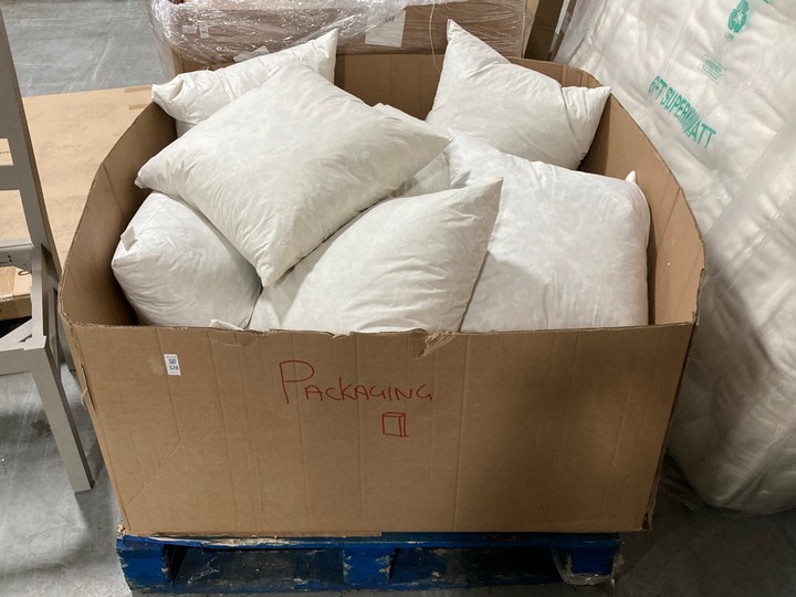Lot 328  
            Marchington SR10 - Delivery or Collection 

                
PALLET OF LOAF.COM FEATHER CUSHION INNERS: LOCATION - A10 (KERBSIDE PALLET DELIVERY)