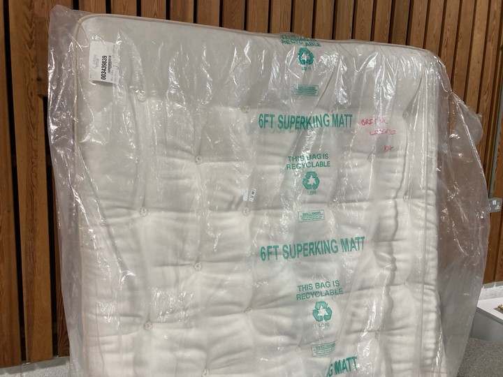 Lot 329  
            Marchington SR10 - Delivery or Collection 

                
JOHN LEWIS & PARTNERS BRITISH NATURAL COLLECTION LINEN 3250 KING SIZE MATTRESS - ... - Image 2