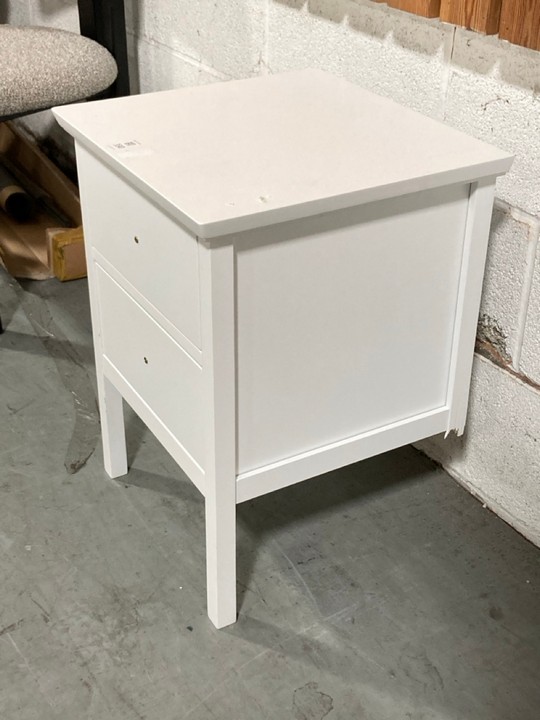 Lot 330  
            Marchington SR10 - Delivery or Collection 

                
JOHN LEWIS & PARTNERS WILTON 2 DRAWER BEDSIDE TABLE IN WHITE ( DAMAGED LEG ) ORIG... - Image 3