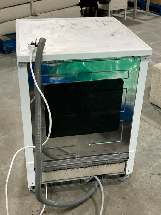 Lot 331  
            Marchington SR10 - Delivery or Collection 

                
COMFEE FREESTANDING DISHWASHER: MODEL CDWPF1201PW - ORIGINAL RRP £269: LOCATION -... - Image 4