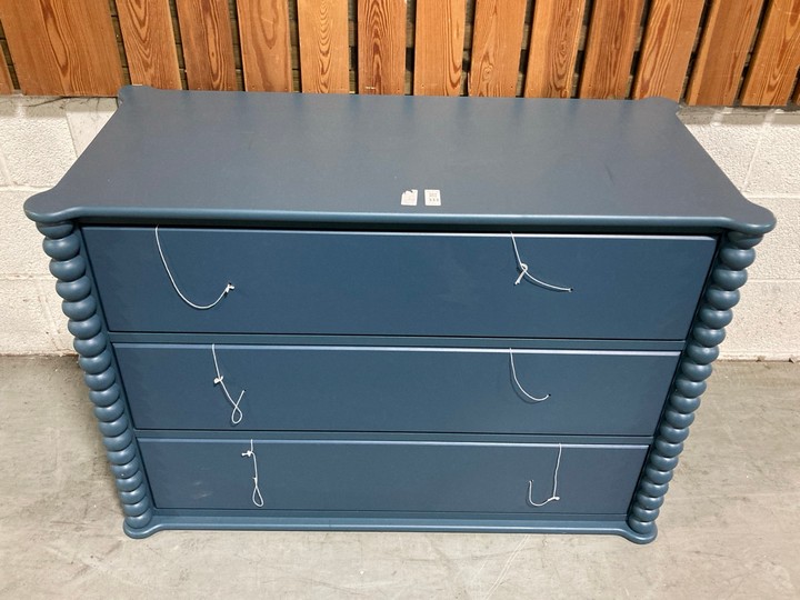 Lot 333  
            Marchington SR10 - Delivery or Collection 

                
JOHN LEWIS & PARTNERS 3 DRAWER CHEST IN BLUE ORIGINAL RRP: £499: LOCATION - A11