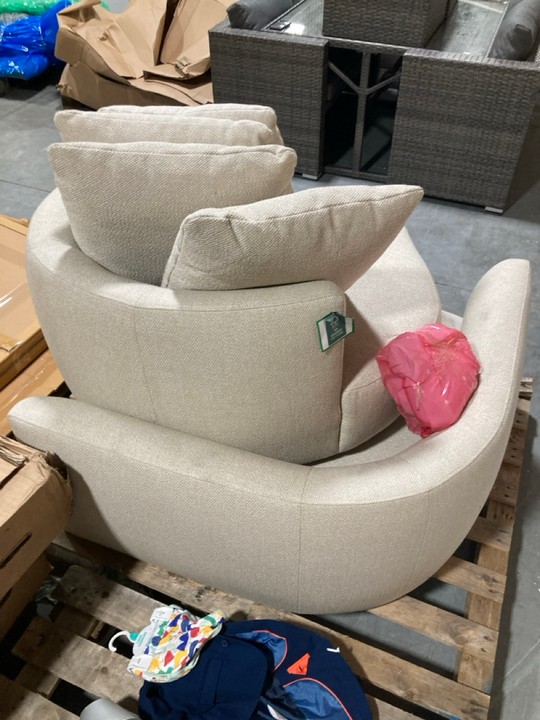 Lot 334  
            Marchington SR10 - Delivery or Collection 

                
2 X PARTIAL CORNER SOFA PARTS WITH CUSHIONS: LOCATION - A12 - Image 3