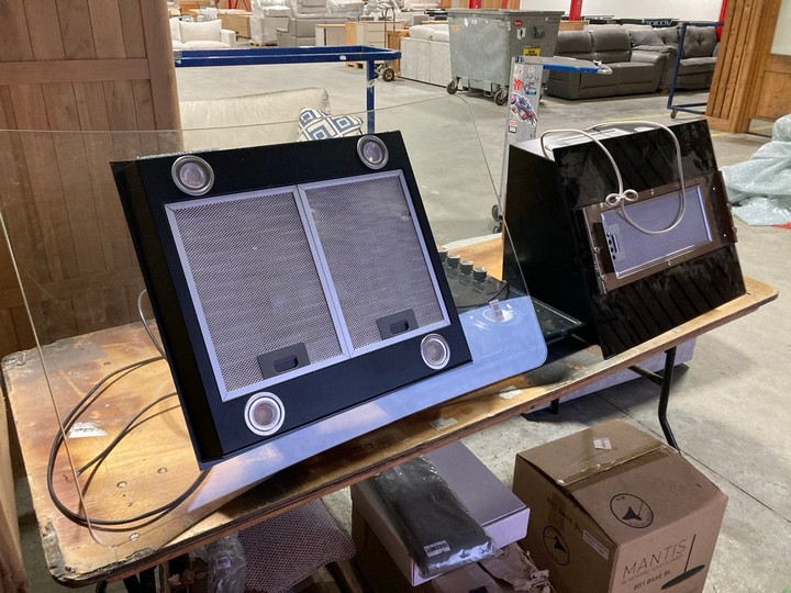 Lot 353  
            Marchington SR10 - Collection 

                
(COLLECTION ONLY) 3 X ASSORTED APPLIANCES TO INCLUDE CDA CURVED GLASS COOKER EXTR...