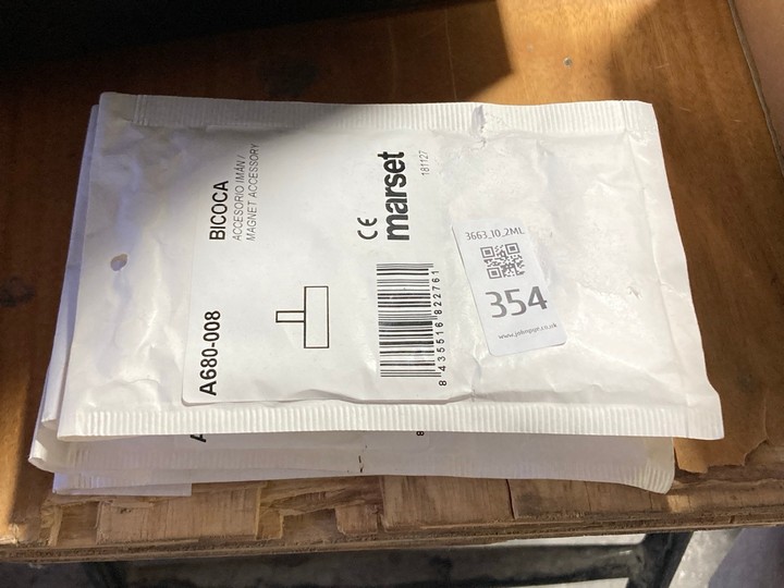 Lot 354  
            Marchington SR10 - Delivery or Collection 

                
3 X MARSET A680-008 BICOCA MAGNET ACCESSORIES: LOCATION - A1