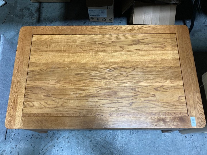 Lot 357  
            Marchington SR10 - Delivery or Collection 

                
OAK FURNITURELAND ORRICK RUSTIC SOLID OAK 4 DRAWER STORAGE COFFEE TABLE - ORIGINA... - Image 2