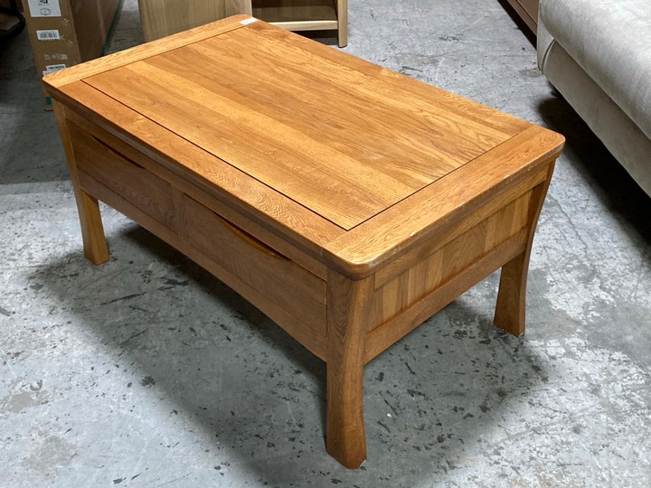 Lot 357  
            Marchington SR10 - Delivery or Collection 

                
OAK FURNITURELAND ORRICK RUSTIC SOLID OAK 4 DRAWER STORAGE COFFEE TABLE - ORIGINA... - Image 4