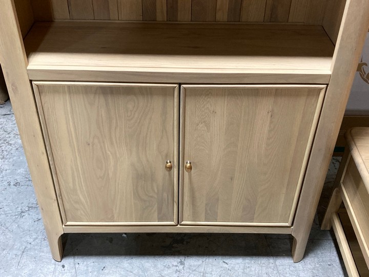 Lot 358  
            Marchington SR10 - Delivery or Collection 

                
OAK FURNITURELAND NEWTON LIGHT NATURAL SOLID OAK TALL BOOKCASE - ORIGINAL RRP £67... - Image 3