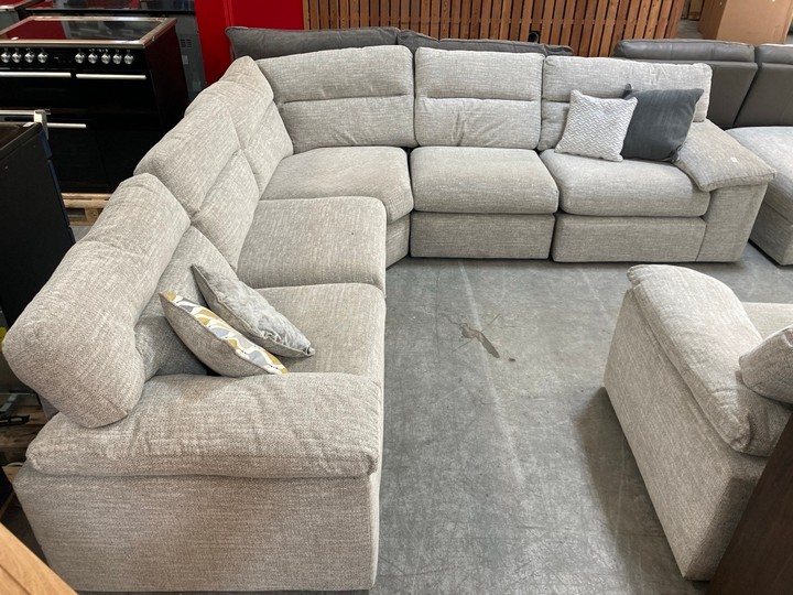 Lot 3  
            Marchington SR10 - Delivery or Collection 

                
OAK FURNITURELAND MORGAN LARGE 4 SEATER MODULAR CORNER SOFA IN SANTOS SILVER FABR...