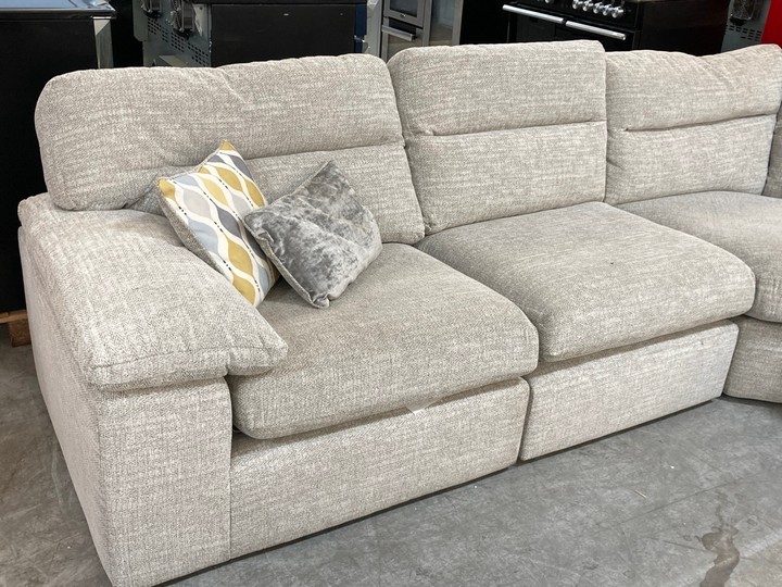 Lot 3  
            Marchington SR10 - Delivery or Collection 

                
OAK FURNITURELAND MORGAN LARGE 4 SEATER MODULAR CORNER SOFA IN SANTOS SILVER FABR...