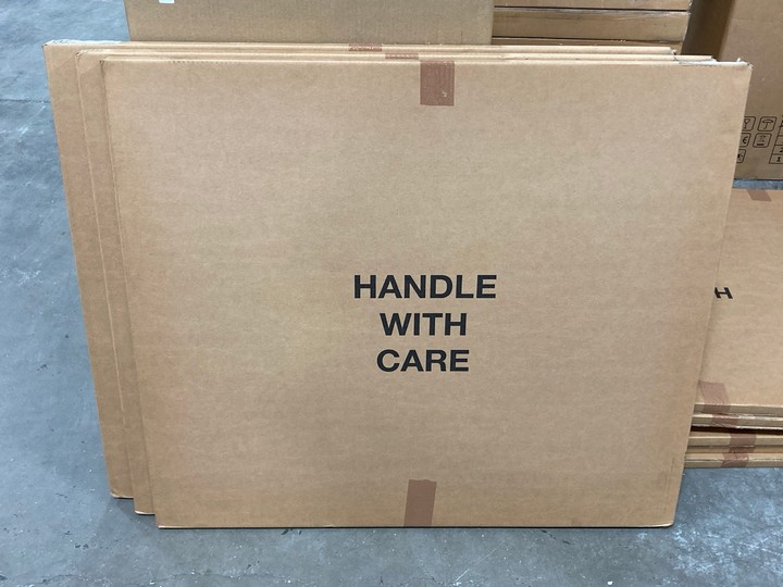 Lot 409  
            Marchington SR10 - Delivery or Collection 

                
3 X CURVED STYLE SPLASHBACKS IN BLACK : SIZE 90CM: LOCATION - A2