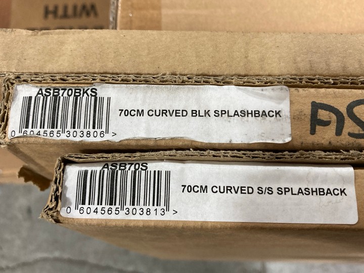 Lot 412  
            Marchington SR10 - Delivery or Collection 

                
3 X CURVED STYLE SPLASHBACKS IN BLACK : SIZE 90CM: LOCATION - A2 - Image 3