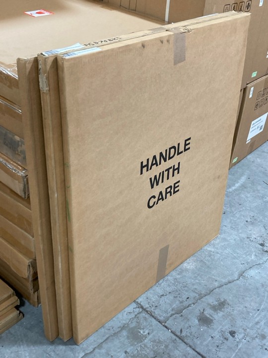 Lot 412  
            Marchington SR10 - Delivery or Collection 

                
3 X CURVED STYLE SPLASHBACKS IN BLACK : SIZE 90CM: LOCATION - A2 - Image 4