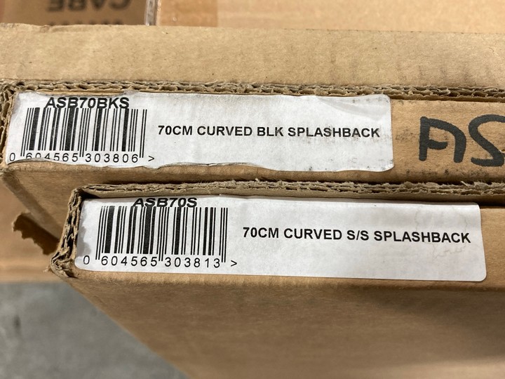 Lot 413  
            Marchington SR10 - Delivery or Collection 

                
4 X CURVED STYLE SPLASHBACKS IN BLACK : SIZE 90CM: LOCATION - A2