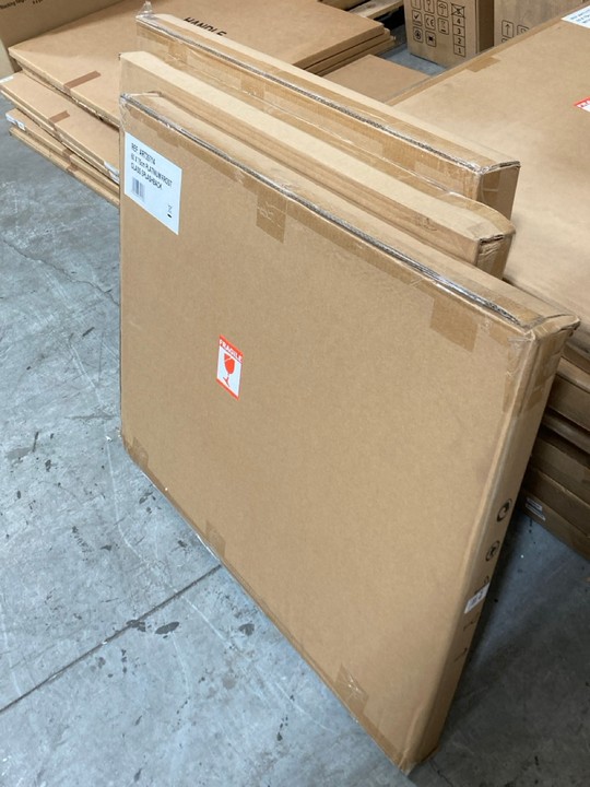 Lot 416  
            Marchington SR10 - Delivery or Collection 

                
4 X 60 X 75CM GLASS SPLASHBACKS IN PLATINUM FROST: LOCATION - A2