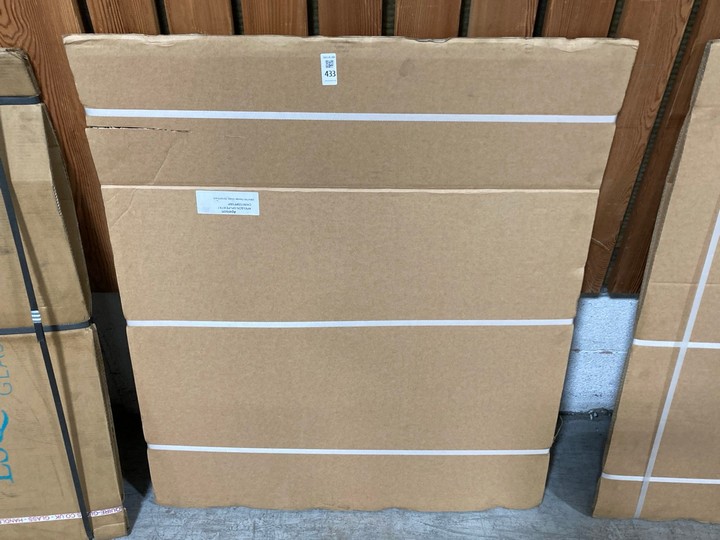 Lot 433  
            Marchington SR10 - Delivery or Collection 

                
70CM GLASS SPLASHBACK IN PEWTER: LOCATION - A3 - Image 2