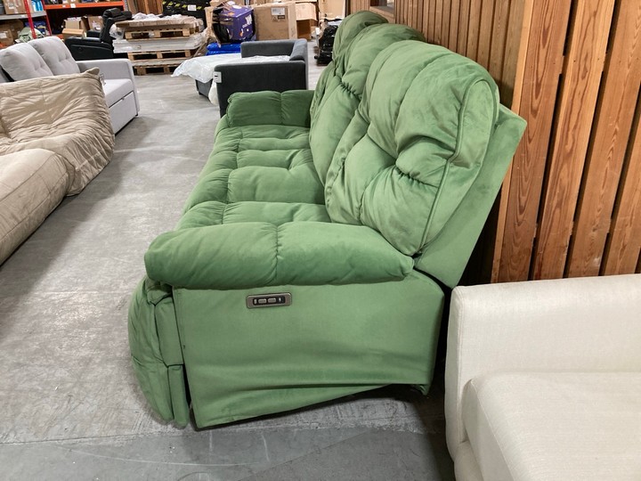 Lot 444  
            Marchington SR10 - Delivery or Collection 

                
DREAMS INTERIORS 3 SEATER SOFA IN GREEN: LOCATION - C8 - Image 3