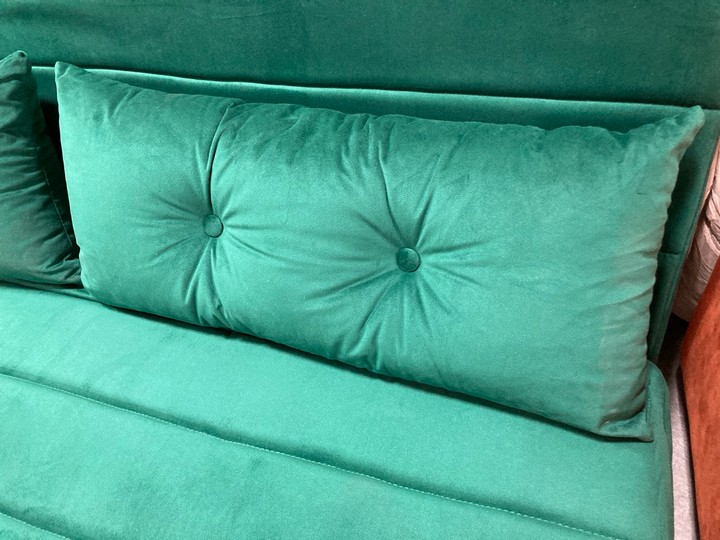 Lot 447  
            Marchington SR10 - Delivery or Collection 

                
DREAMS INTERIORS 2 SEATER & 3 SEATER SOFA BEDS IN GREEN: LOCATION - C8 - Image 4