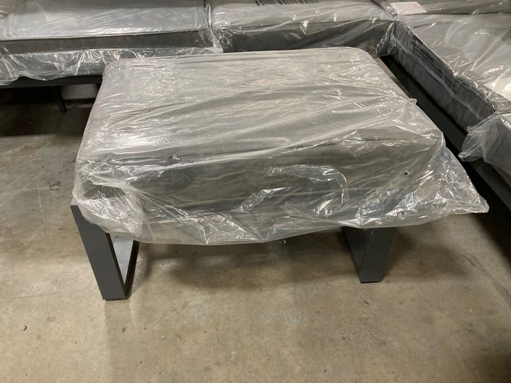 Lot 449  
            Marchington SR10 - Delivery or Collection 

                
DREAMS OUTDOOR GARDEN FURNITURE CORNER SET IN GREY: LOCATION - C8 - Image 3