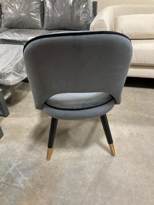 Lot 450  
            Marchington SR10 - Delivery or Collection 

                
DREAMS INTERIORS VELVET GREY DINING CHAIR: LOCATION - C8 - Image 4