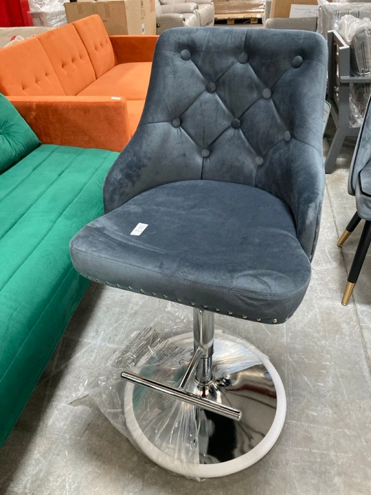 Lot 452  
            Marchington SR10 - Delivery or Collection 

                
DREAMS INTERIORS VELVET GREY/CHROME STOOL: LOCATION - C8