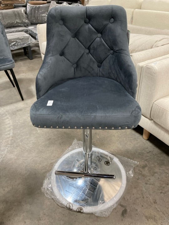 Lot 453  
            Marchington SR10 - Delivery or Collection 

                
DREAMS INTERIORS VELVET GREY/CHROME STOOL: LOCATION - C8