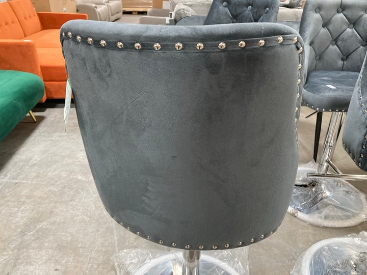 Lot 455  
            Marchington SR10 - Delivery or Collection 

                
DREAMS INTERIORS VELVET GREY /CHROME STOOL: LOCATION - C8 - Image 2
