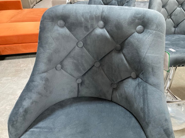 Lot 455  
            Marchington SR10 - Delivery or Collection 

                
DREAMS INTERIORS VELVET GREY /CHROME STOOL: LOCATION - C8 - Image 3