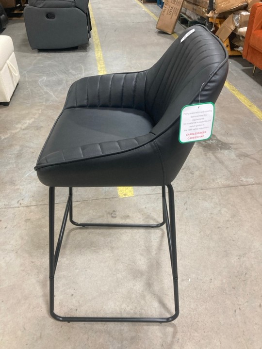 Lot 458  
            Marchington SR10 - Delivery or Collection 

                
DREAMS INTERIORS BLACK LEATHER BAR STOOL: LOCATION - C8 - Image 3