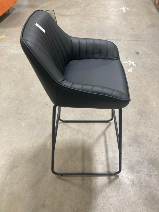 Lot 459  
            Marchington SR10 - Delivery or Collection 

                
DREAMS INTERIORS BLACK LEATHER BAR STOOL: LOCATION - C8 - Image 2