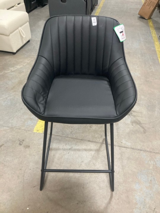 Lot 461  
            Marchington SR10 - Delivery or Collection 

                
DREAMS INTERIORS BLACK LEATHER BAR STOOL: LOCATION - C8