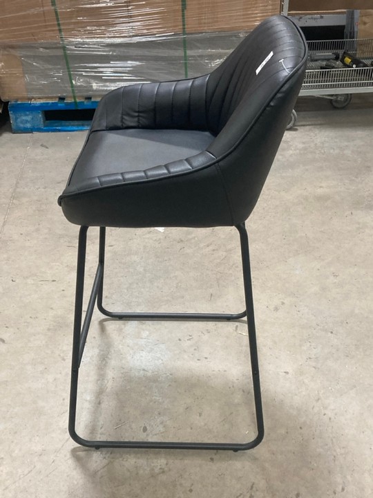 Lot 463  
            Marchington SR10 - Delivery or Collection 

                
DREAMS INTERIORS BLACK LEATHER BAR STOOL: LOCATION - C8 - Image 2