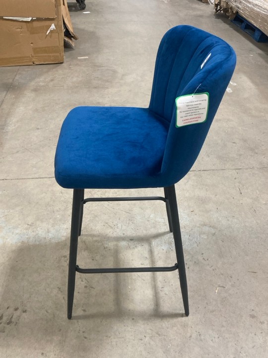 Lot 465  
            Marchington SR10 - Delivery or Collection 

                
DREAMS INTERIORS VELVET BLUE BAR STOOL: LOCATION - C8 - Image 2