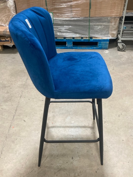 Lot 465  
            Marchington SR10 - Delivery or Collection 

                
DREAMS INTERIORS VELVET BLUE BAR STOOL: LOCATION - C8 - Image 3