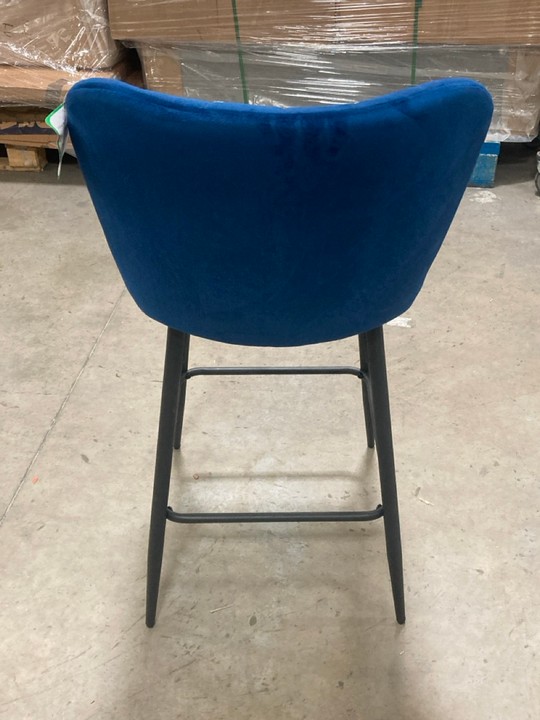 Lot 465  
            Marchington SR10 - Delivery or Collection 

                
DREAMS INTERIORS VELVET BLUE BAR STOOL: LOCATION - C8 - Image 4