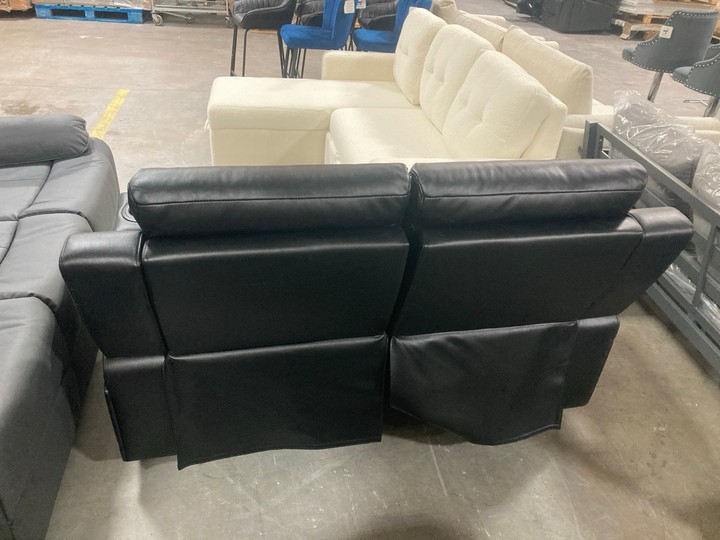 Lot 467  
            Marchington SR10 - Delivery or Collection 

                
DREAMS INTERIORS 2 SEATER BLACK LEATHER RECLINER SOFA: LOCATION - C8 - Image 4