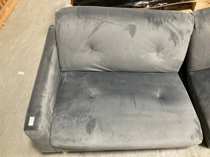 Lot 470  
            Marchington SR10 - Delivery or Collection 

                
DREAMS INTERIORS 2 SEATER VELVET GREY SOFA: LOCATION - D7 - Image 2