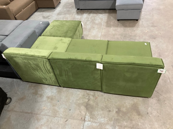 Lot 473  
            Marchington SR10 - Delivery or Collection 

                
DREAMS INTERIORS 3 X INCOMPLETE SOFA PARTS IN GREEN TO INCLUDE FOOTSTOOL IN GREEN... - Image 3