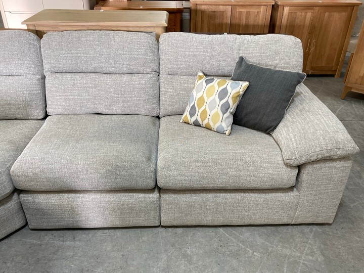 Lot 5  
            Marchington SR10 - Delivery or Collection 

                
OAK FURNITURELAND MORGAN LARGE 3 SEATER MODULAR CORNER SOFA IN SANTOS SILVER FABR...