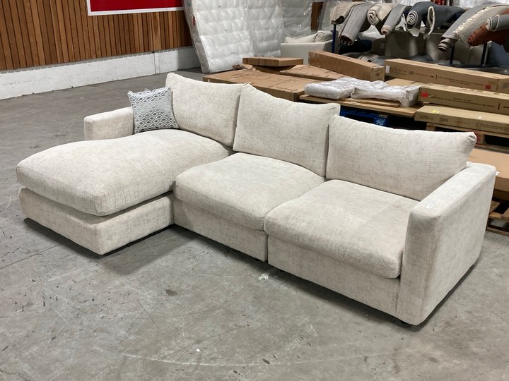 Lot 78  
            Marchington SR10 - Delivery or Collection 

                
OAK FURNITURELAND MALVERN 3 SEATER MODULAR CHAISE END CORNER SOFA IN BEIGE FABRIC...