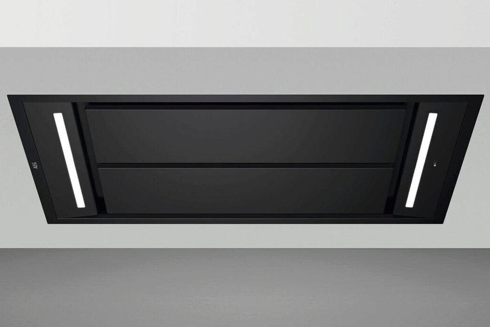 Lot 118  
            Chesterfield SR35- Collection or Optional Delivery Available 

                
AEG CEILING EXTRACTOR - MOD NO NDC7791SB - ORIGINAL RRP £ 699 (LOCATION: SR35)