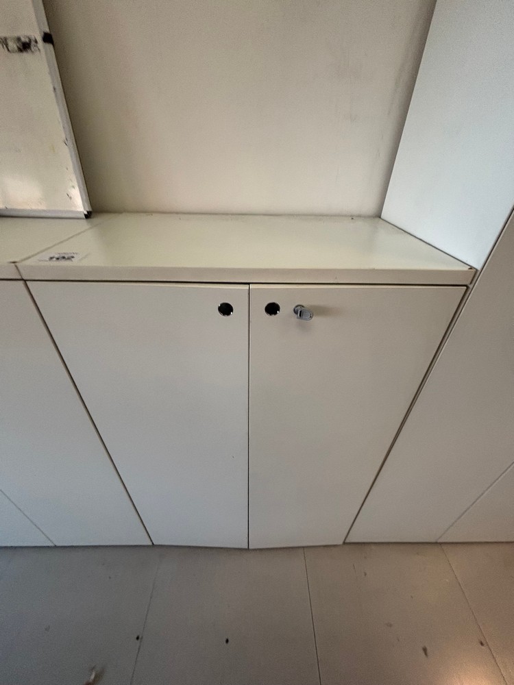 Lot 102  
            Offsite, Nottingham - Collection Only 

                
White 2 Door Cabinet