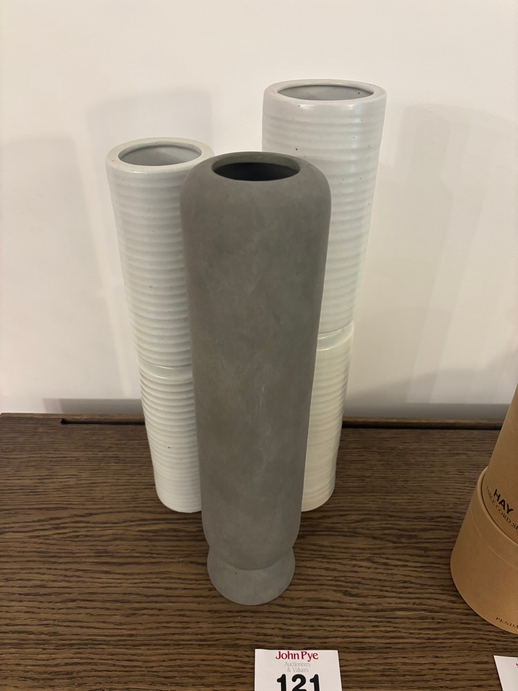 Lot 121  
            Offsite, Nottingham - Collection Only 

                
3 x Tall Vases