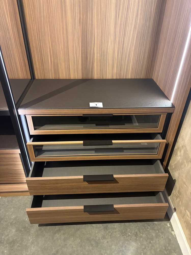 Lot 1  
            Offsite, Nottingham - Collection Only 

                
LEMA Large Fitted Wardrobes by Lema Italy -  Dimensions  Length 505 x H 262 cm Pl...