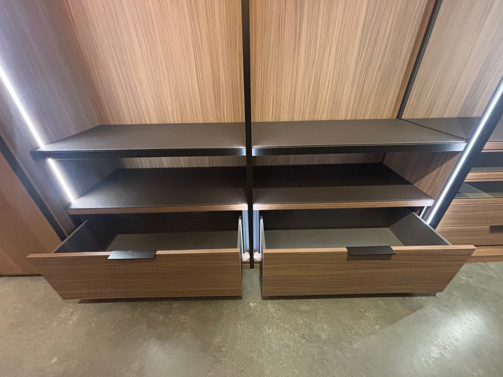 Lot 1  
            Offsite, Nottingham - Collection Only 

                
LEMA Large Fitted Wardrobes by Lema Italy -  Dimensions  Length 505 x H 262 cm Pl...