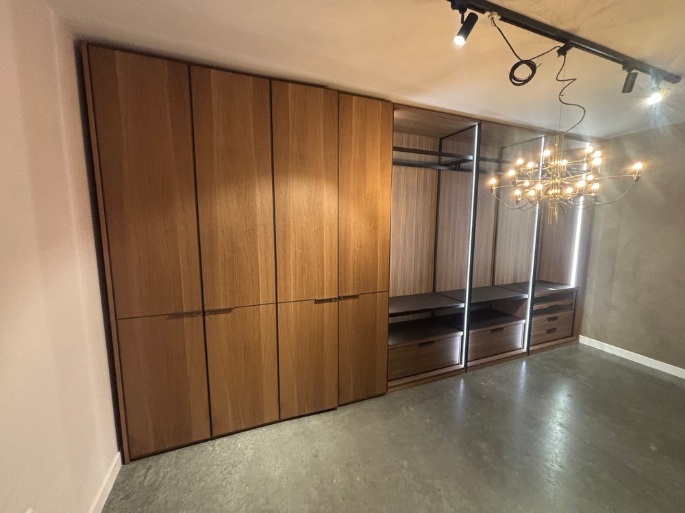 Lot 1  
            Offsite, Nottingham - Collection Only 

                
Contemporary Style Large Fitted Wardrobe - Please Note: Dismantling is solely the...