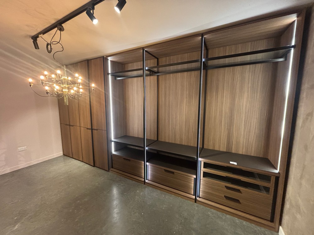 Lot 1  
            Offsite, Nottingham - Collection Only 

                
LEMA Large Fitted Wardrobes by Lema Italy -  Dimensions  Length 505 x H 262 cm Pl...